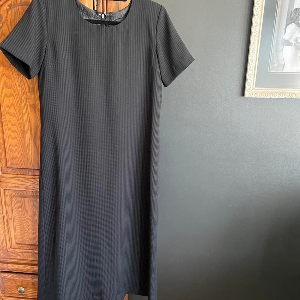 Minimalist black midi dress‎